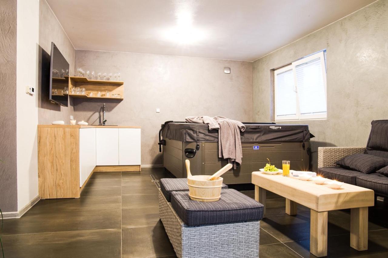 Apartmány a Wellness VMAL s.r.o. Skuteč Esterno foto
